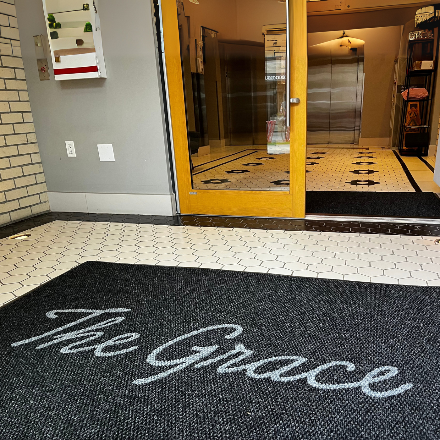 Dura Nop Inlaid Logo Mat